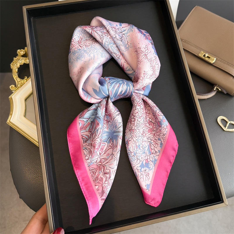 Luxury Bags China - Luxuriöser Designer-Druckschal für Damen, Seidenschal, Bandana,